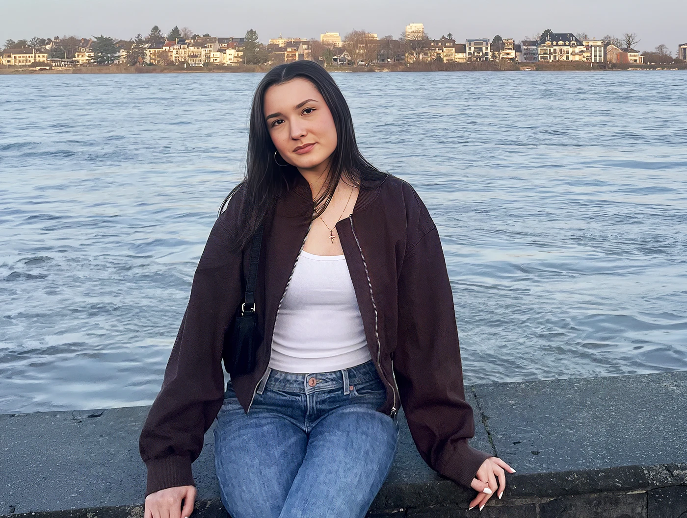 Dr. med. Biren Desai Wirbelsäulenchirurg und Spezialist für die Behandlung komplexer Erkrankungen der Wirbelsäule Köln NRW Deutschland